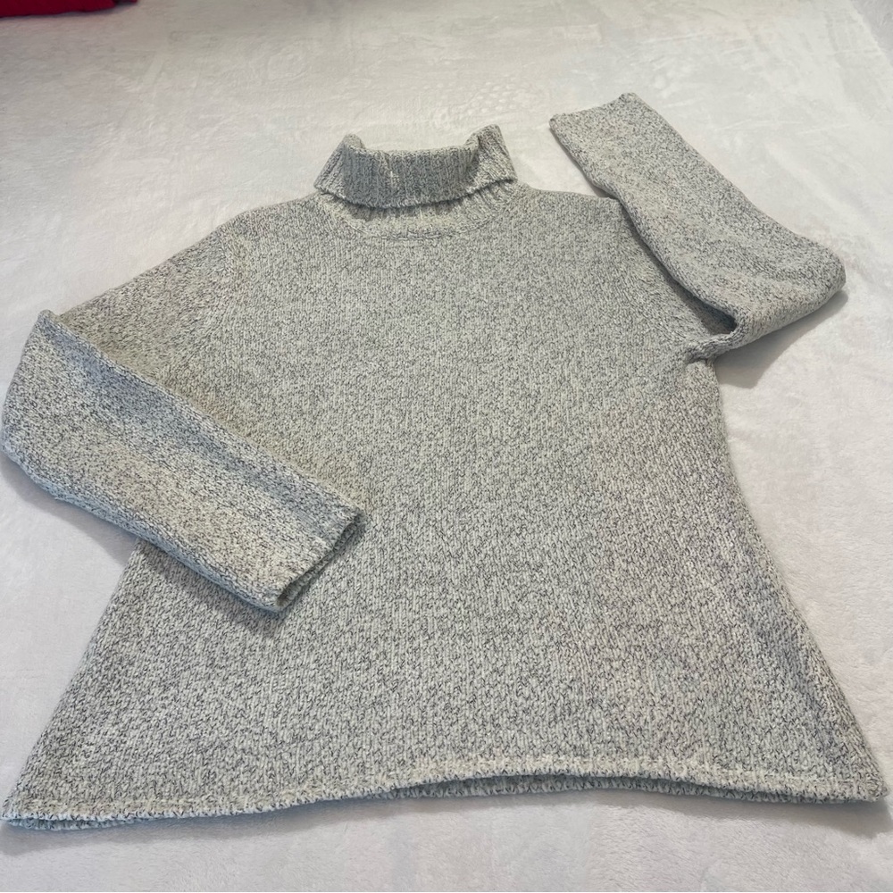 CAROLYN TAYLOR WOMENS GRAY/SILVER KNIT SWEATER SIZE XL, RUNS SMALL
